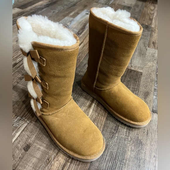 Bottes Old Navy Fille Taille 9 (US Youth 7) Daim Faux Fourrure Tan - Occasion Très Bon état